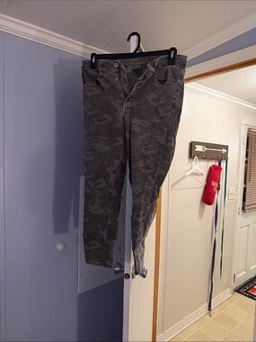 American eagle Women's Camo Stretch Jeans - Gray 12 xshort